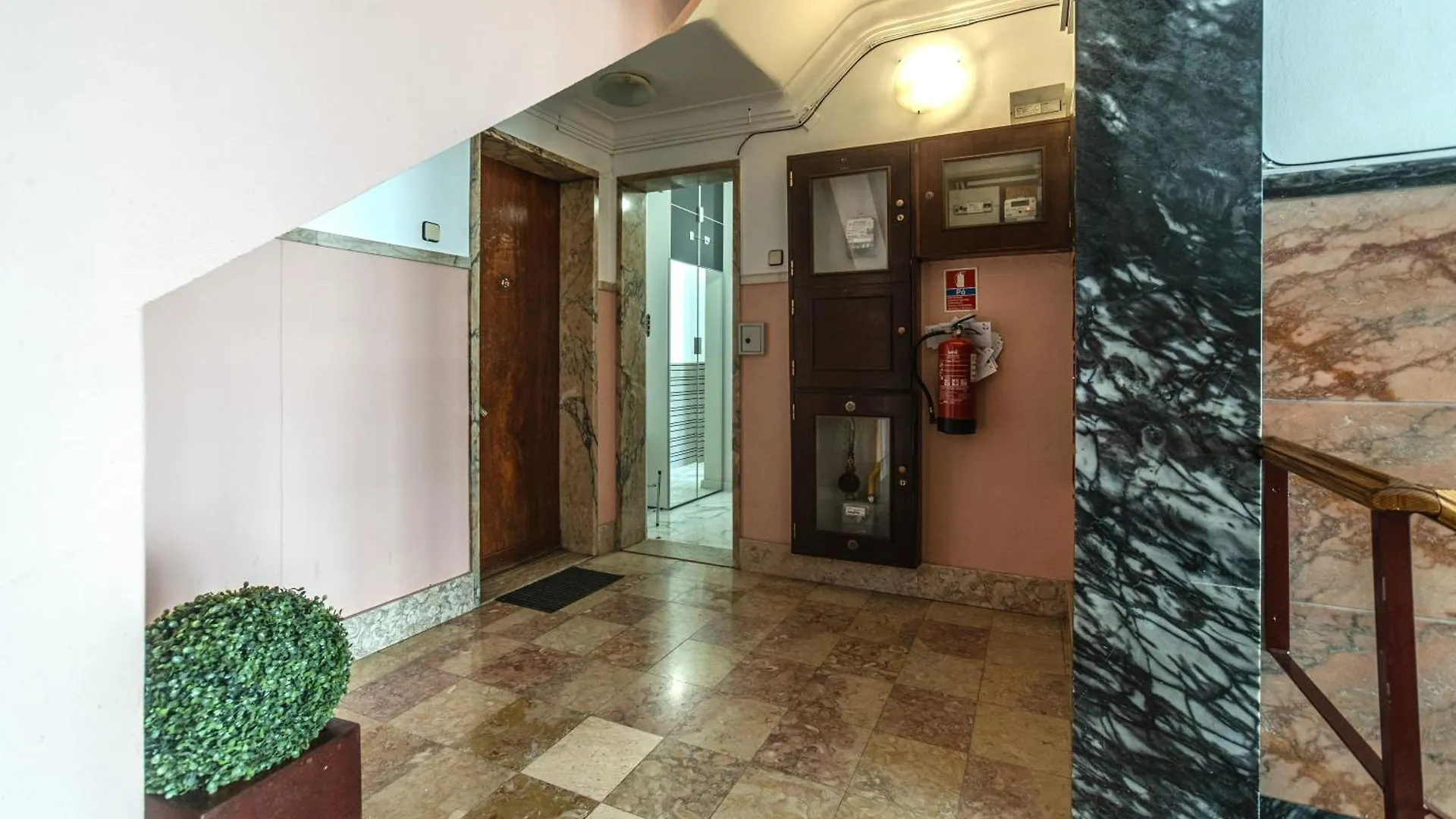Terrace & Barbecue Apartment In Alameda Downtown Lisboa